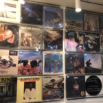 【手触りのある音楽】大久保「Submarine Records and Cafe Store」でコーヒーと名盤に酔いしれる！